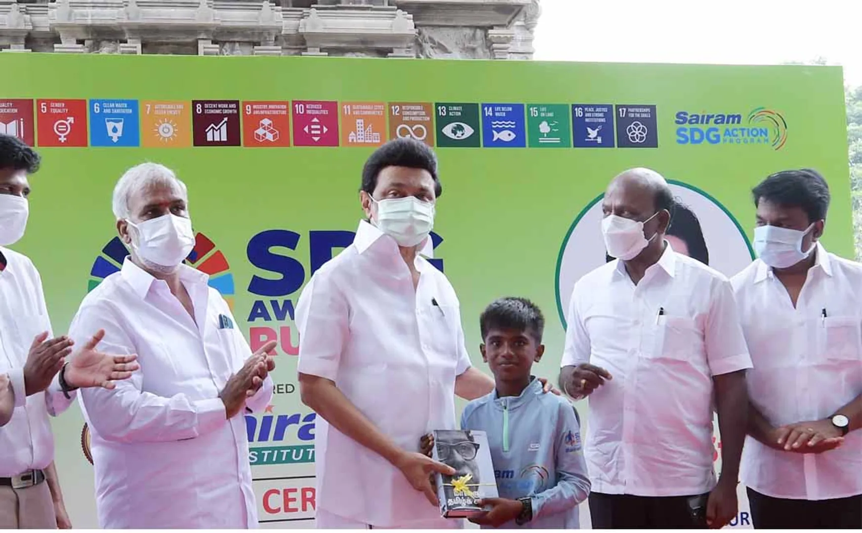 Chief Minister MK Stalin congratulates the achievement student!