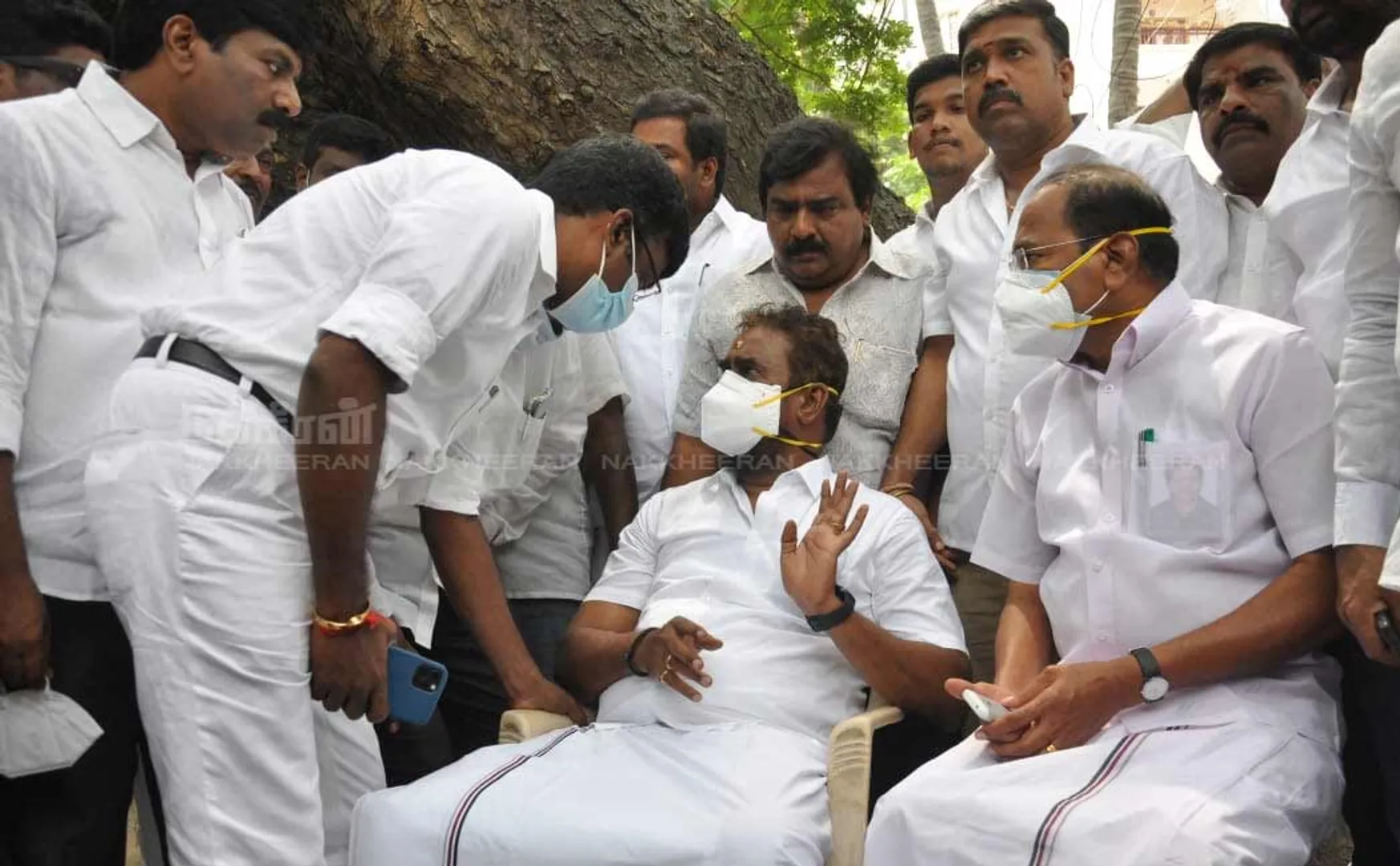 Velumani and Thangamani in front of Vijayabaskar's house!  