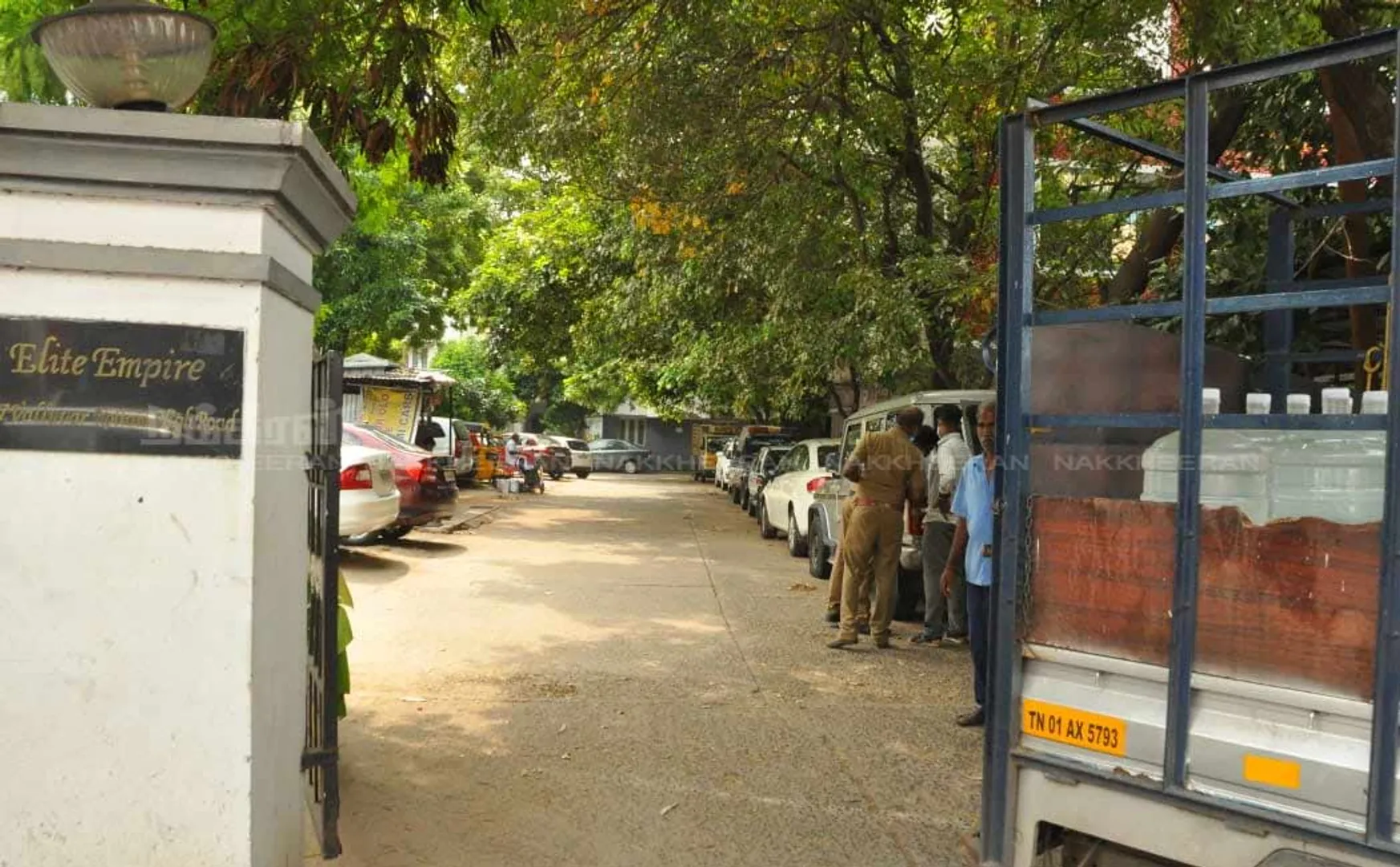 Raid on Vijayabaskar's relative's house  