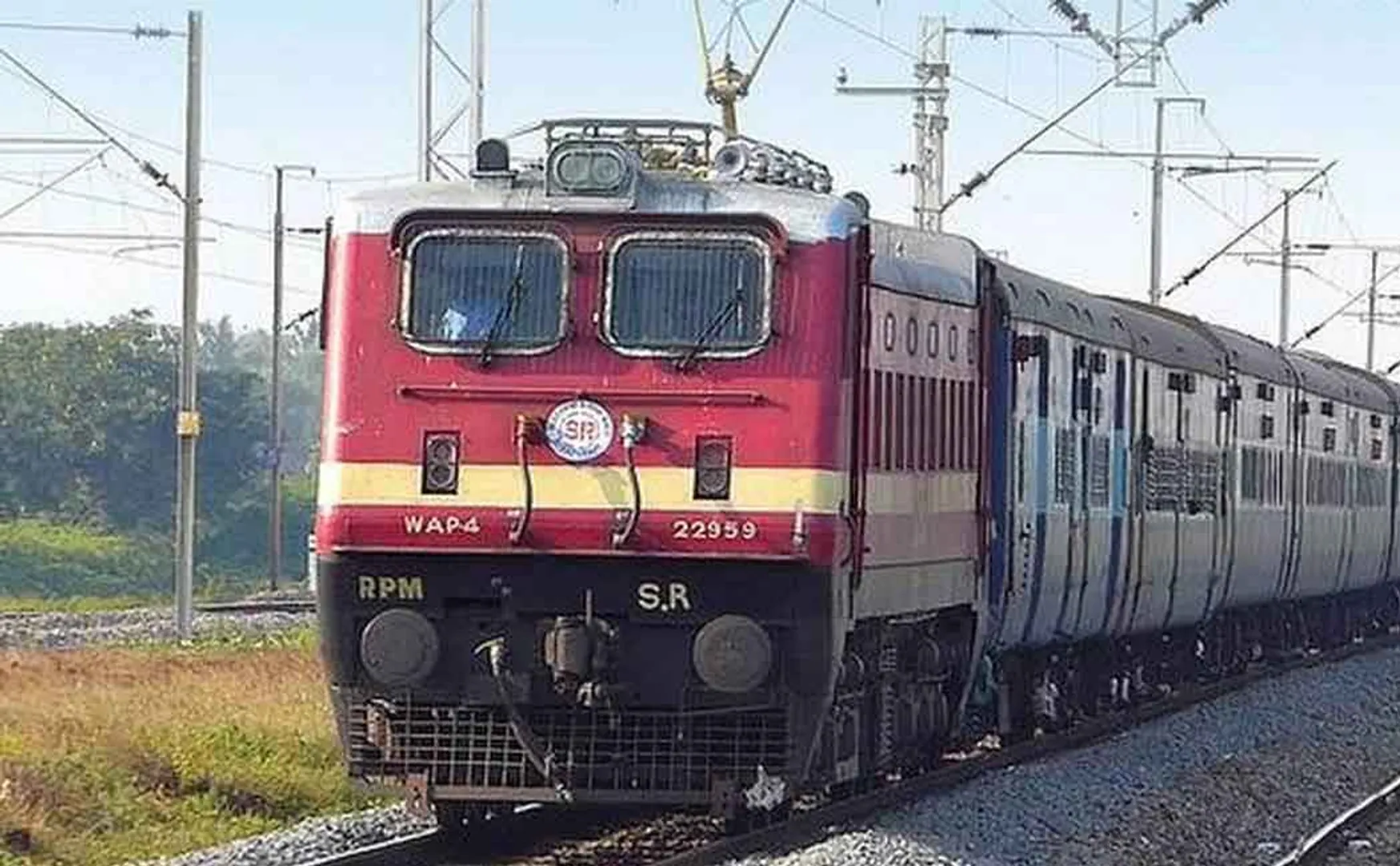 Outdoor liquor importing to tamilnadu  by train!