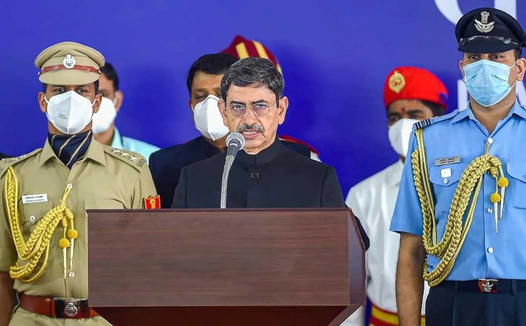 Governor of Tamil Nadu plans to go back to Delhi with important documents!