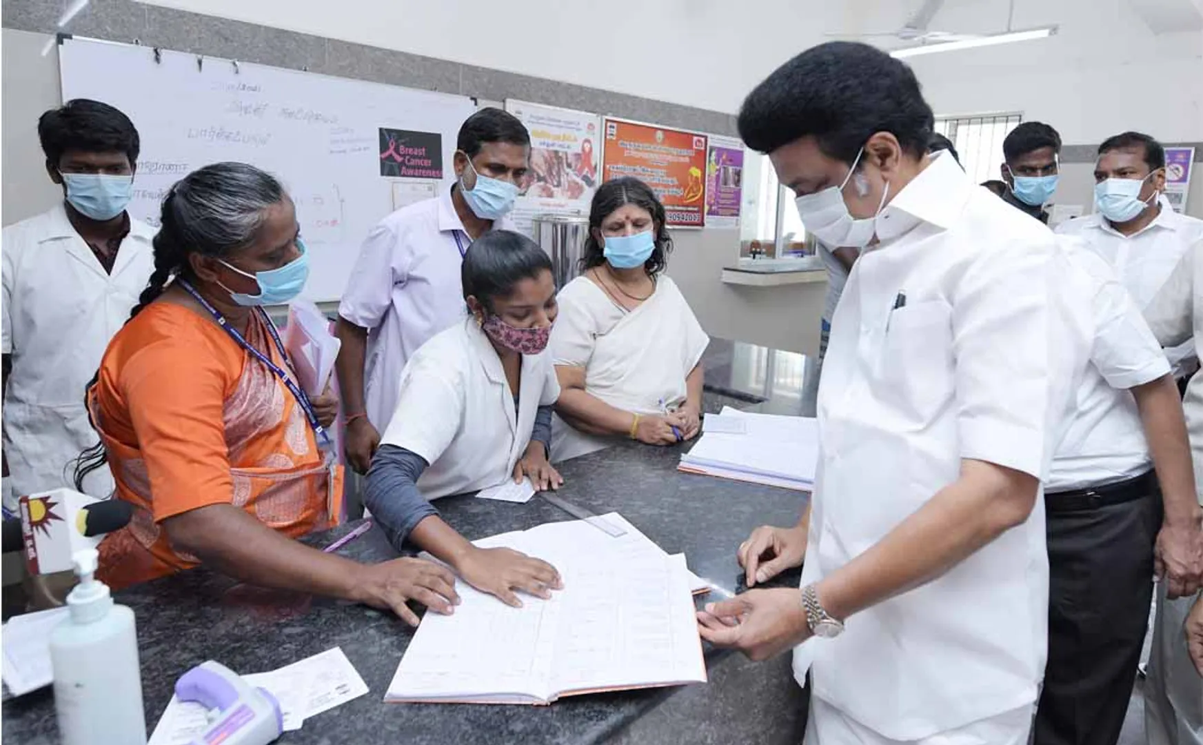Chief Minister inspects corona vaccine special camp (Pictures)