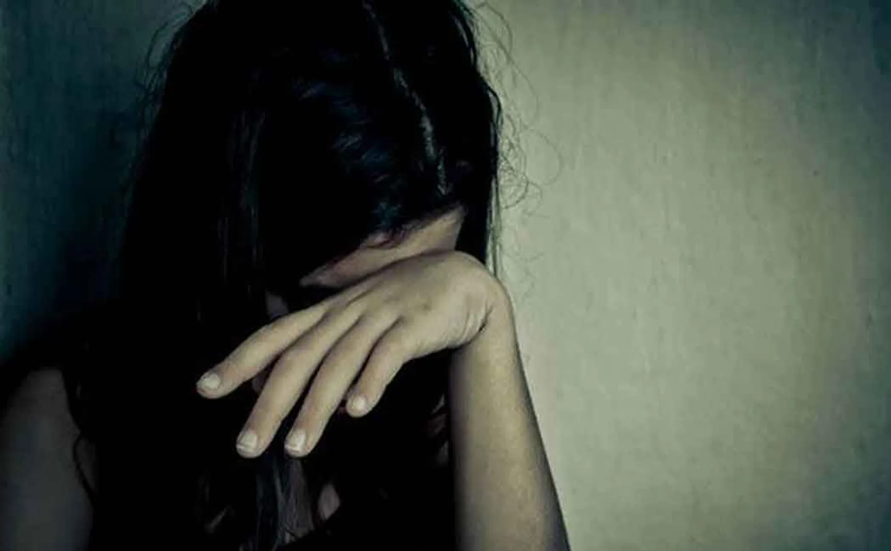 boy arrested for threatening school girl