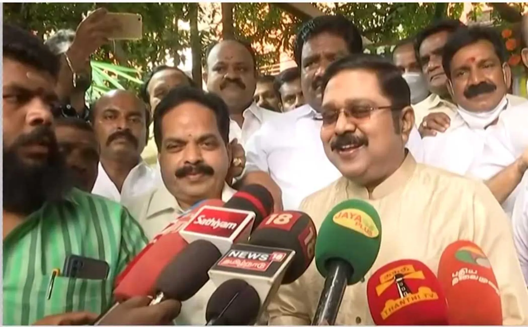 "O. Panneerselvam is the one who can always speak calmly" - DTV Dinakaran!