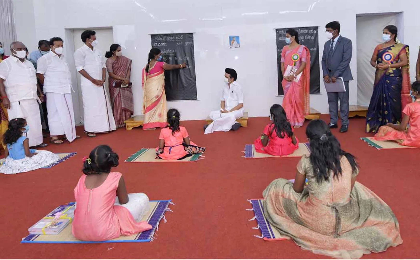 Chief Minister MK Stalin talking to students!