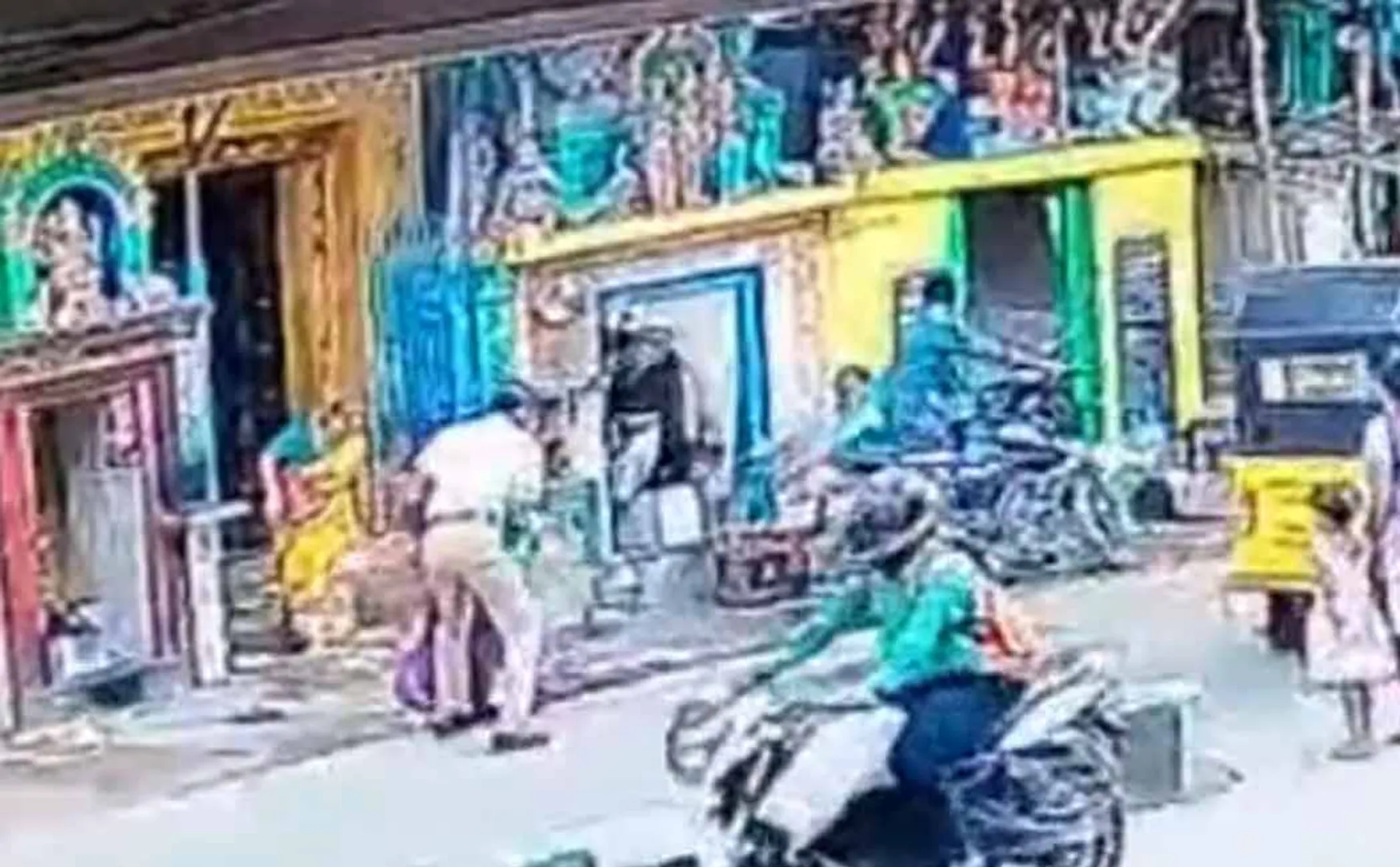 The guard who saved the life of the old lady 