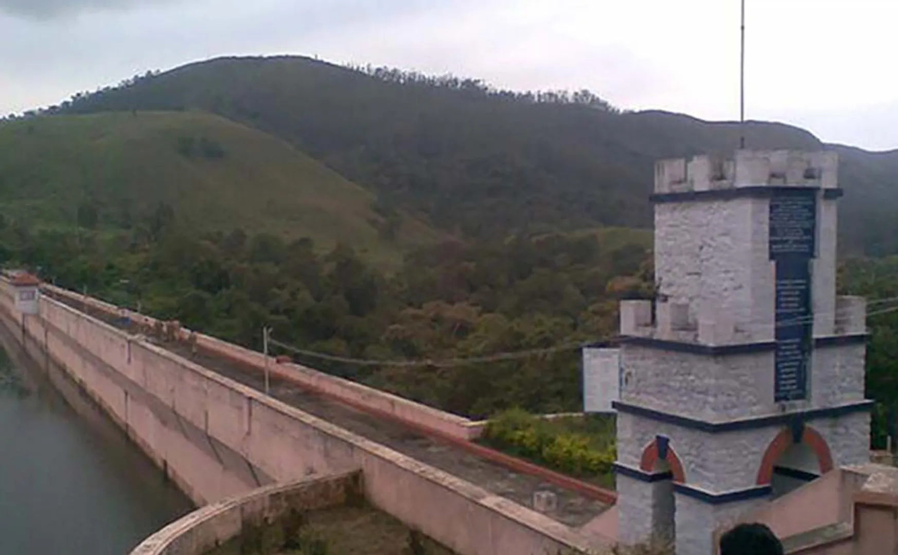 Excess water from Mullaiperiyaru dam opens to Kerala!