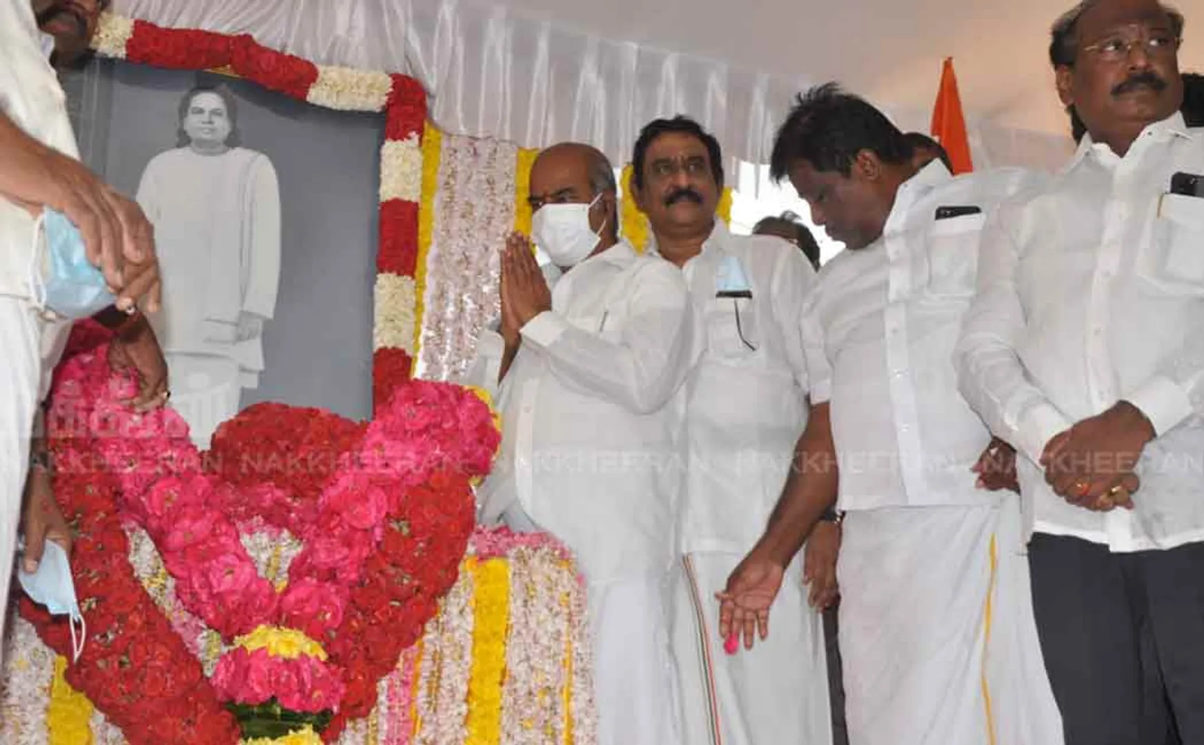 Leaders who paid floral tributes to the portrait of  Muthuramalingam thevar