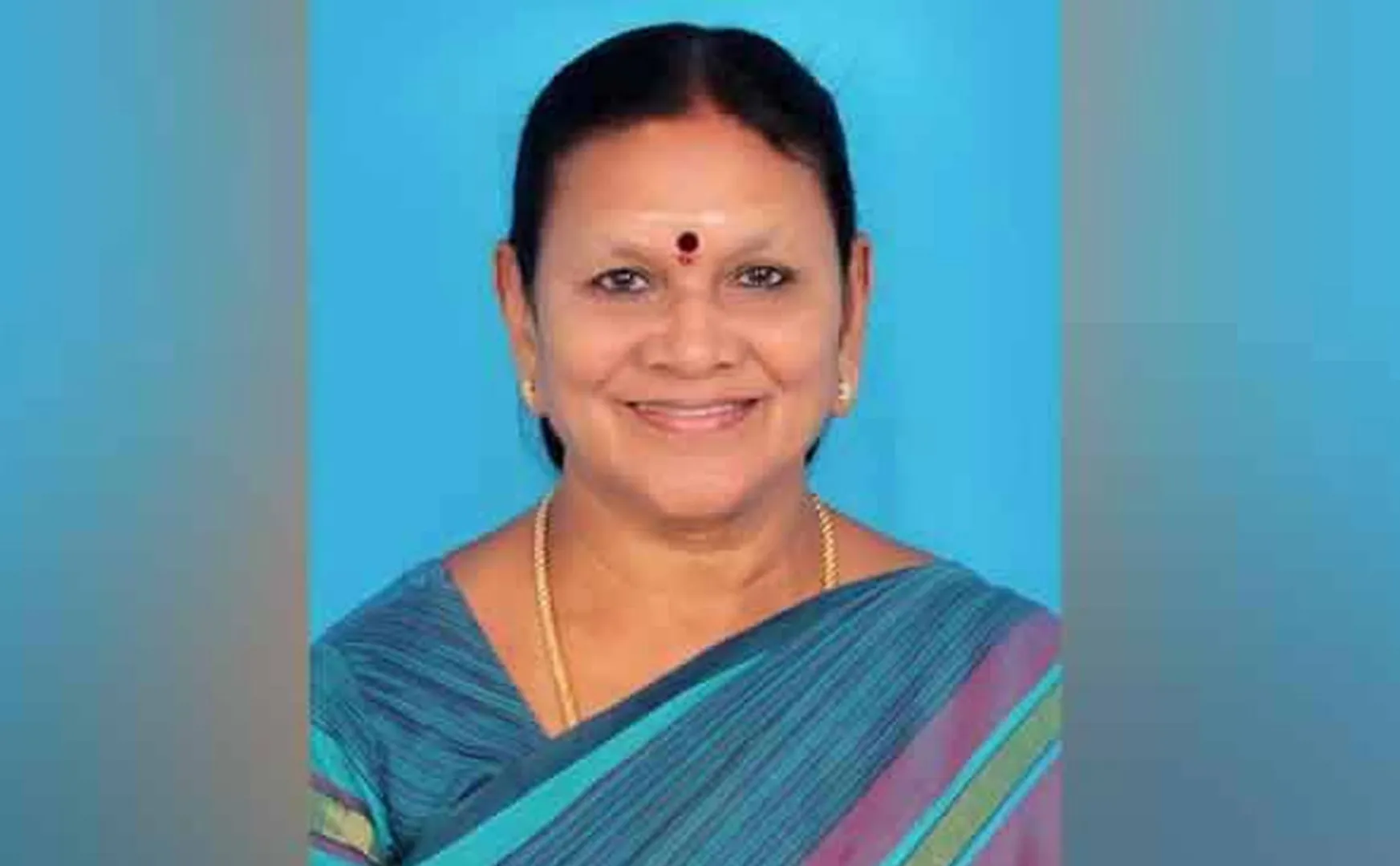 76 lakh rupees fraud for buying a job; Case against former minister Saroja!