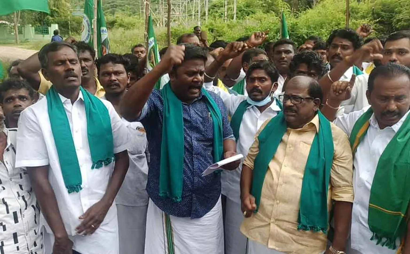 ‘If you are an officer from Tamil Nadu, our demand will be understood ..’ Farmers  