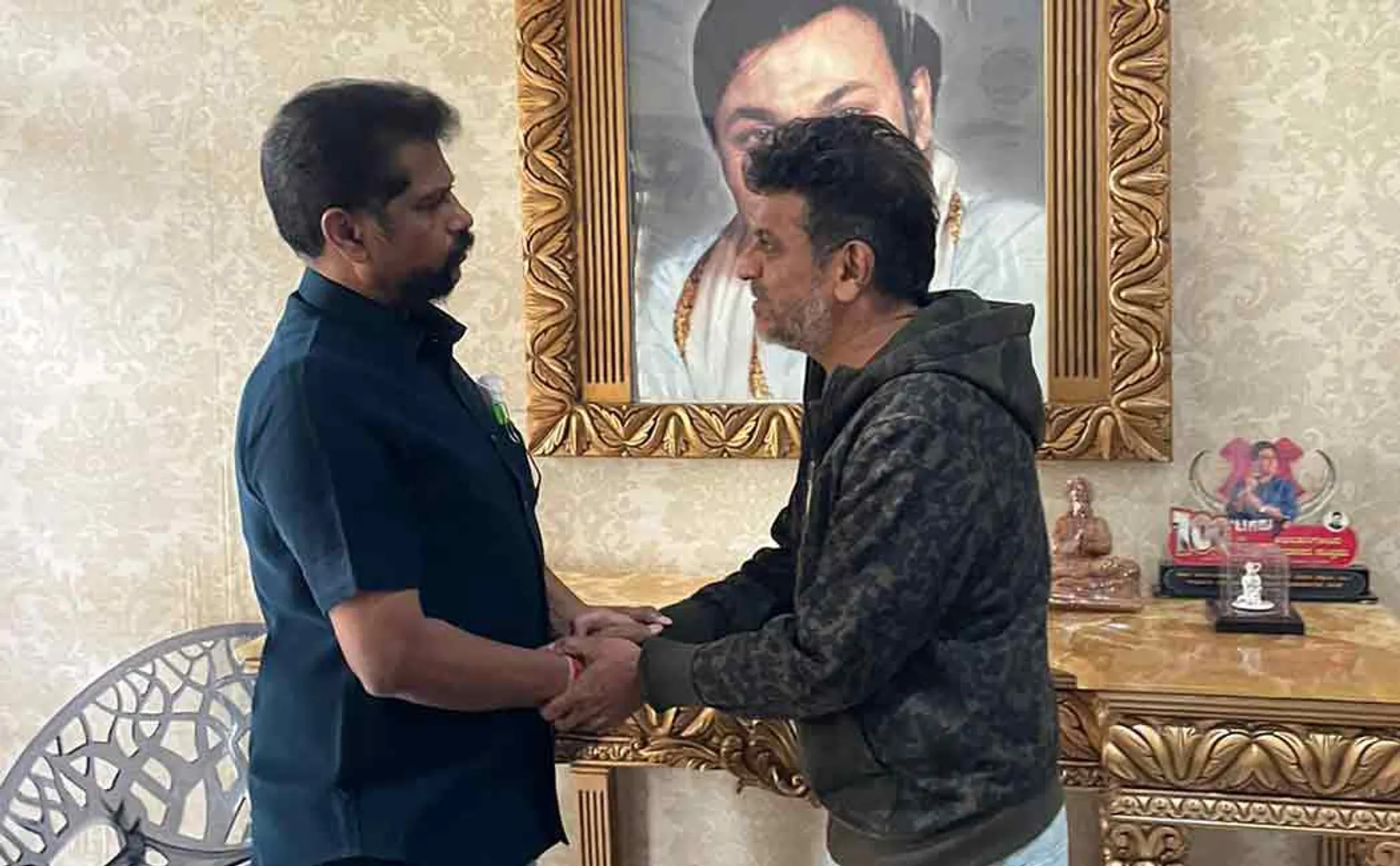 nakkheeran chief editor meets shivarajkumar and convey his condolence