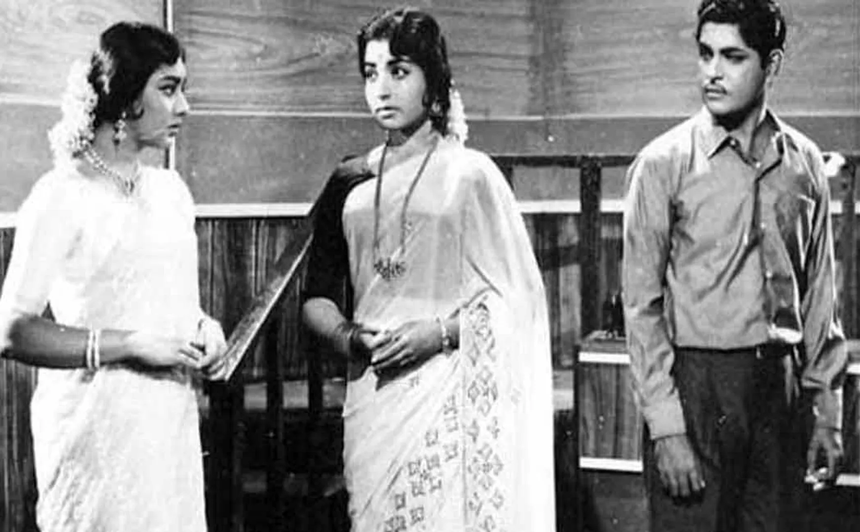 Vennira Aadai