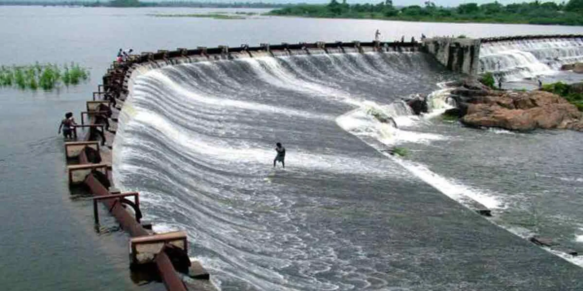 Filled Madurantakam Lake ... Opportunity to open water at any time!