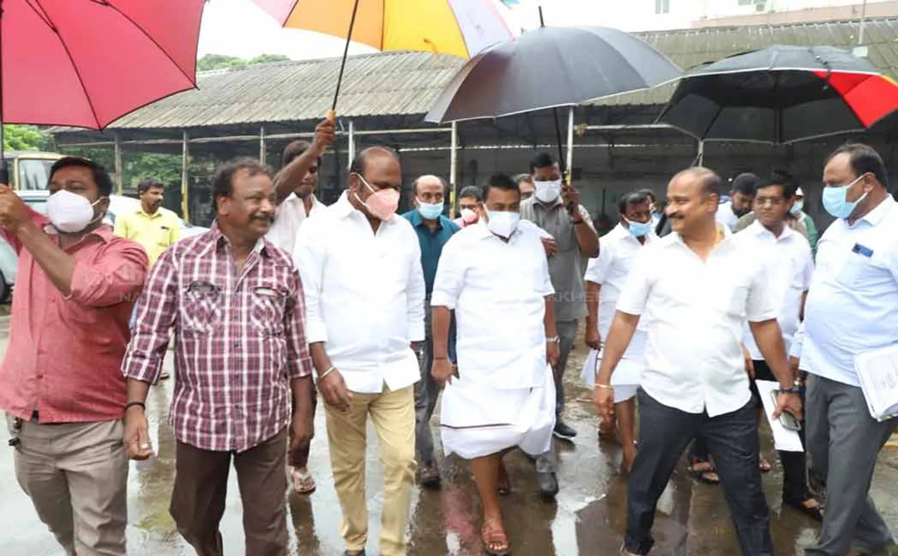 Minister Rajakannappan inspects Chennai Manthaivelli Bus Depot 