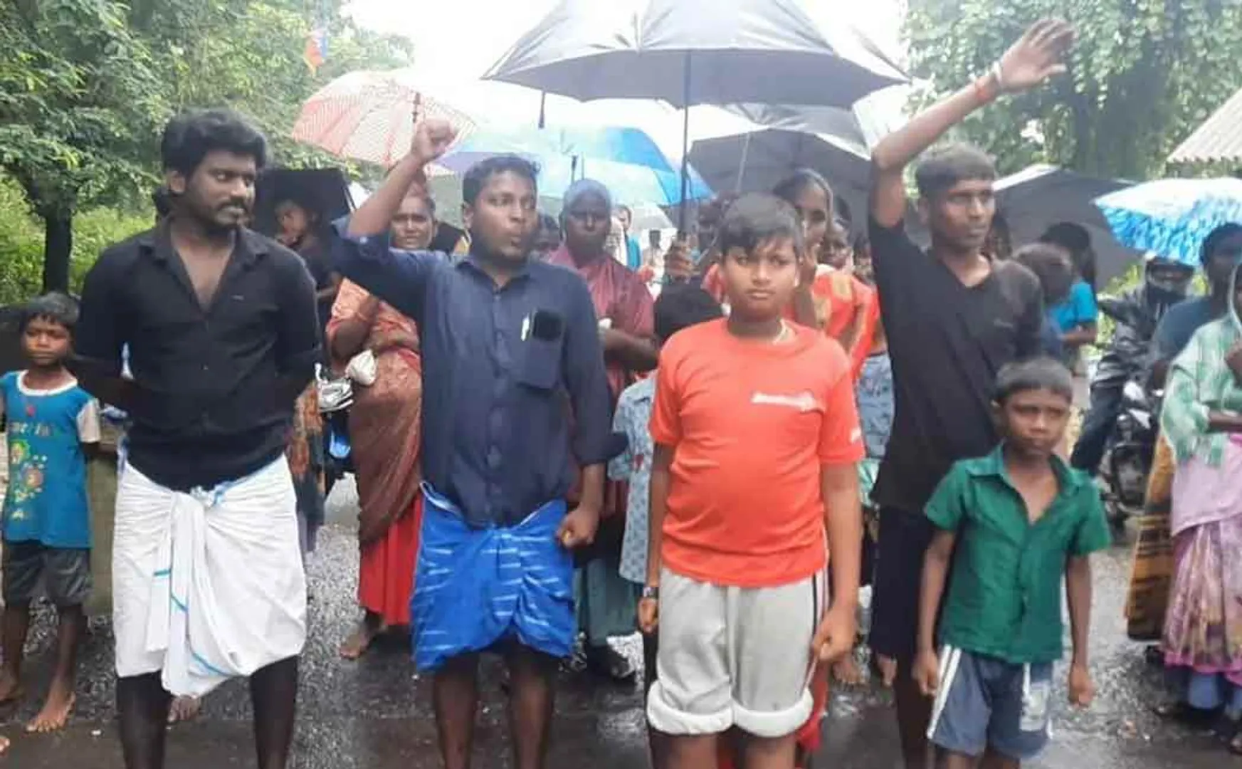 Rain water surrounds residential areas ... Public involved in road blockade