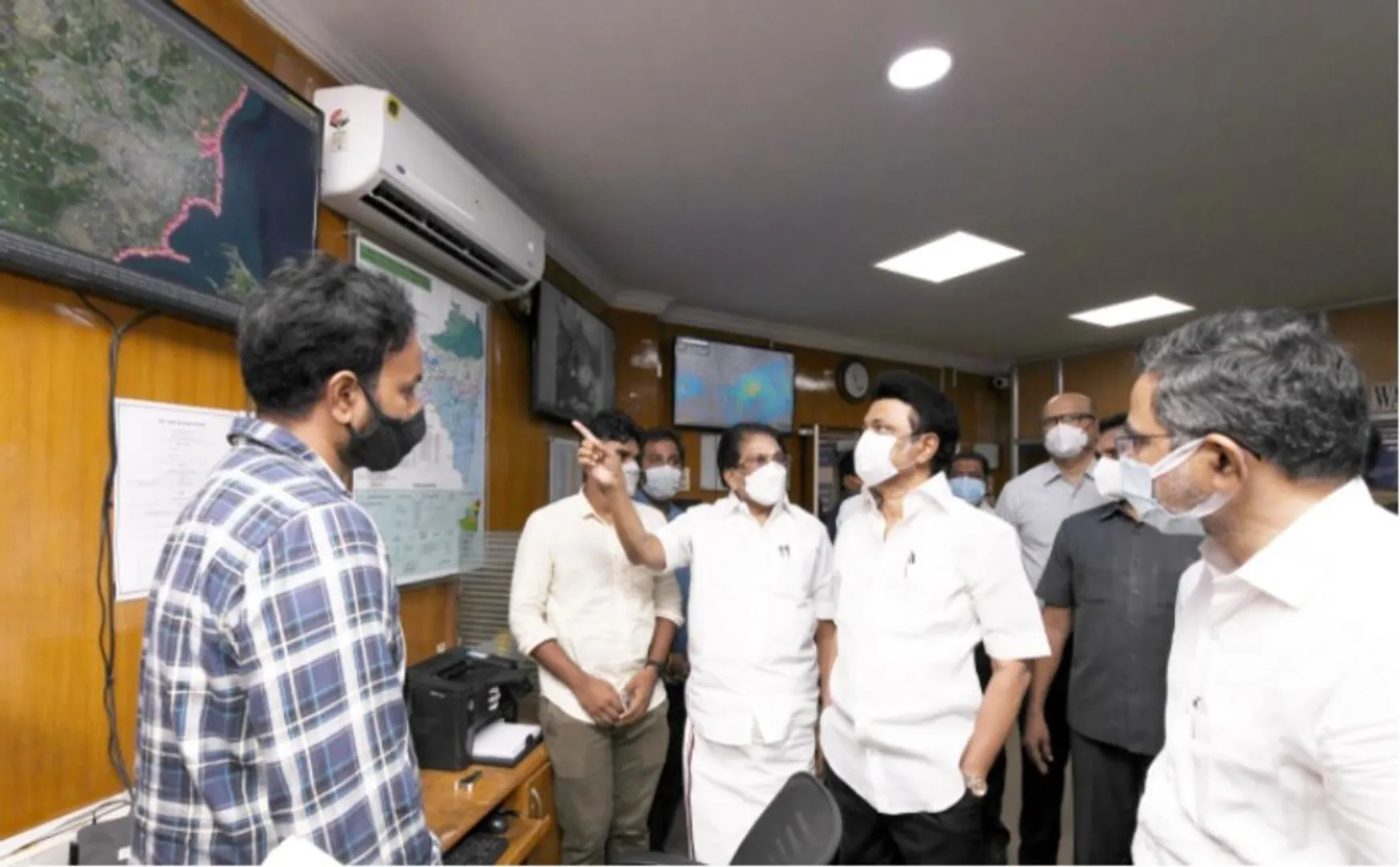 Tamil Nadu Chief Minister inspects state emergency control center