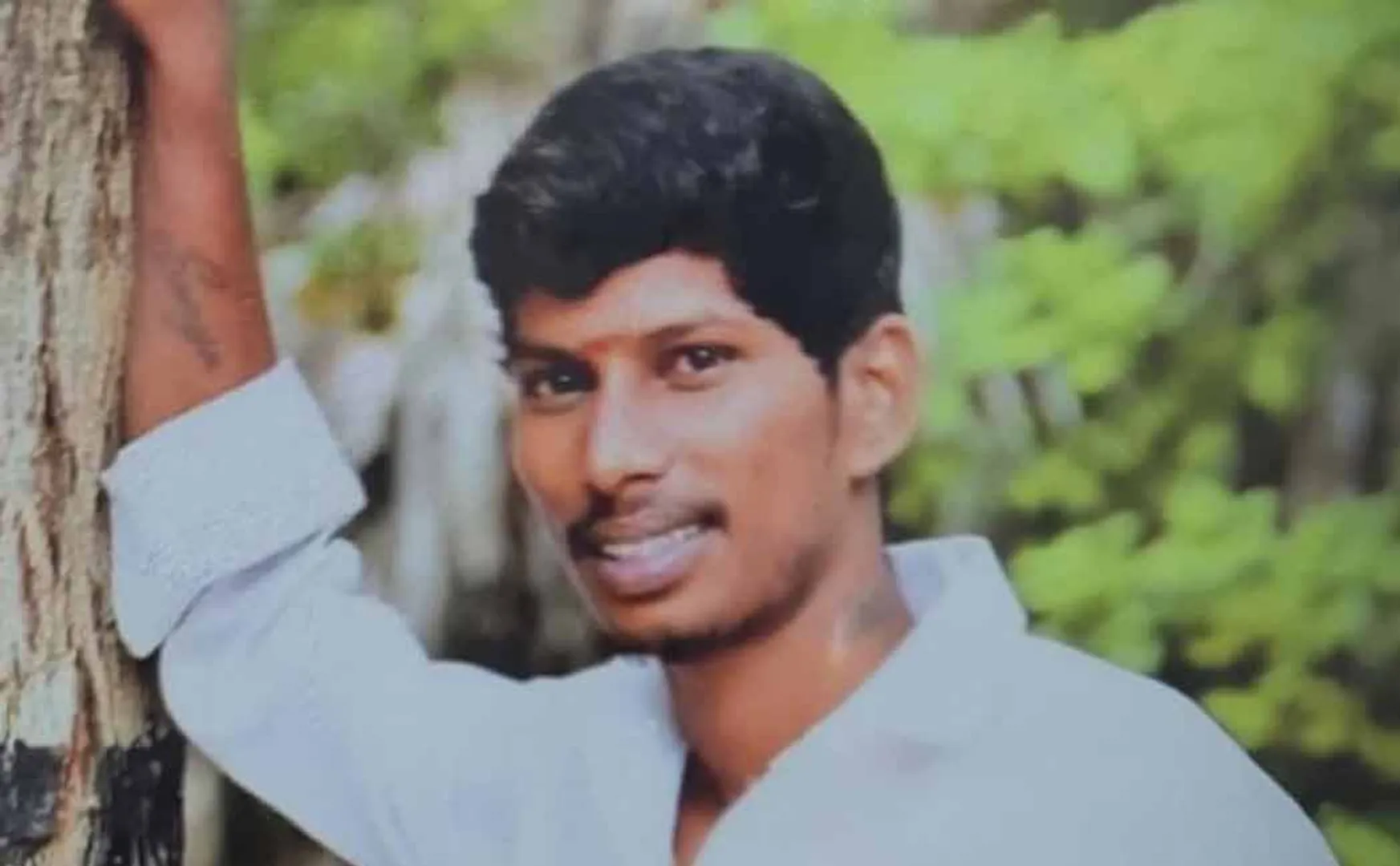 Youth Passes away in front of Nagapattinam TASMAC 