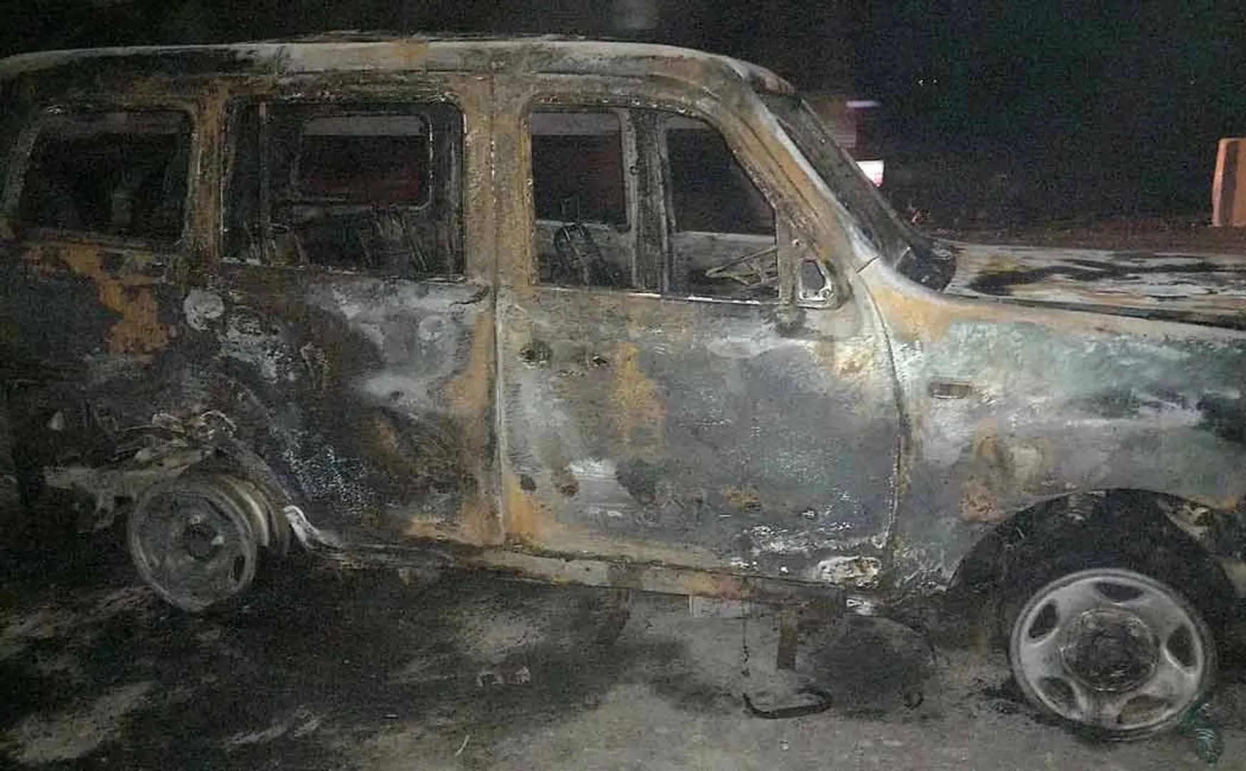 Suddenly the police jeep caught fire!