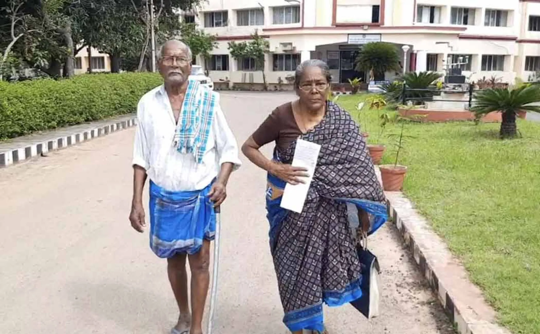 Old couple came to District commissioner offer to compliant about children 