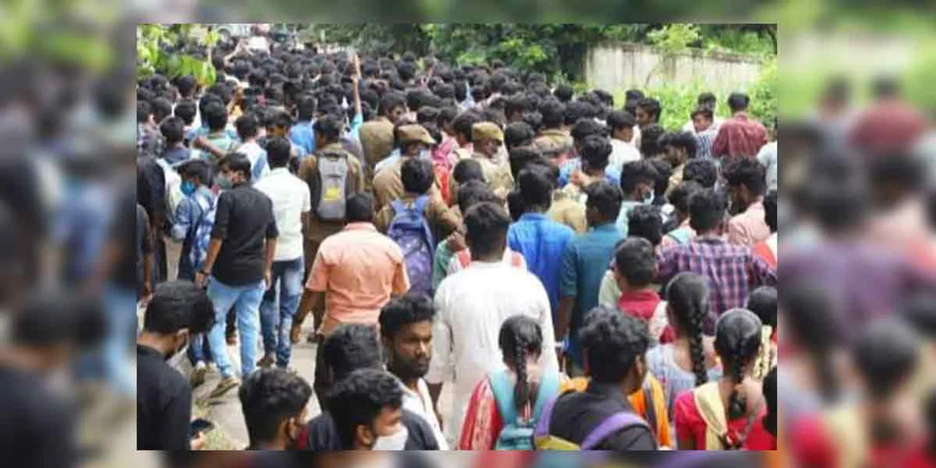 Do not direct exam... Police case against students who fought!