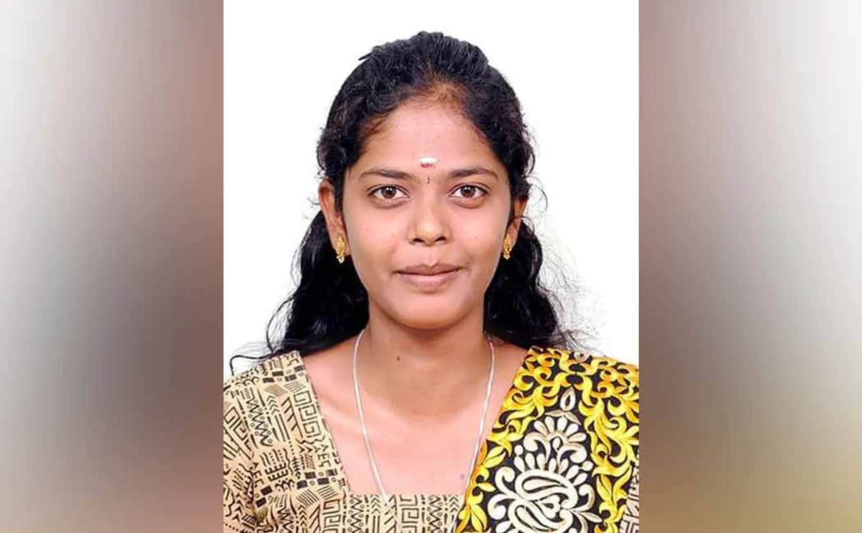 It should be considered a privilege to study about Veterinary   says Oviya