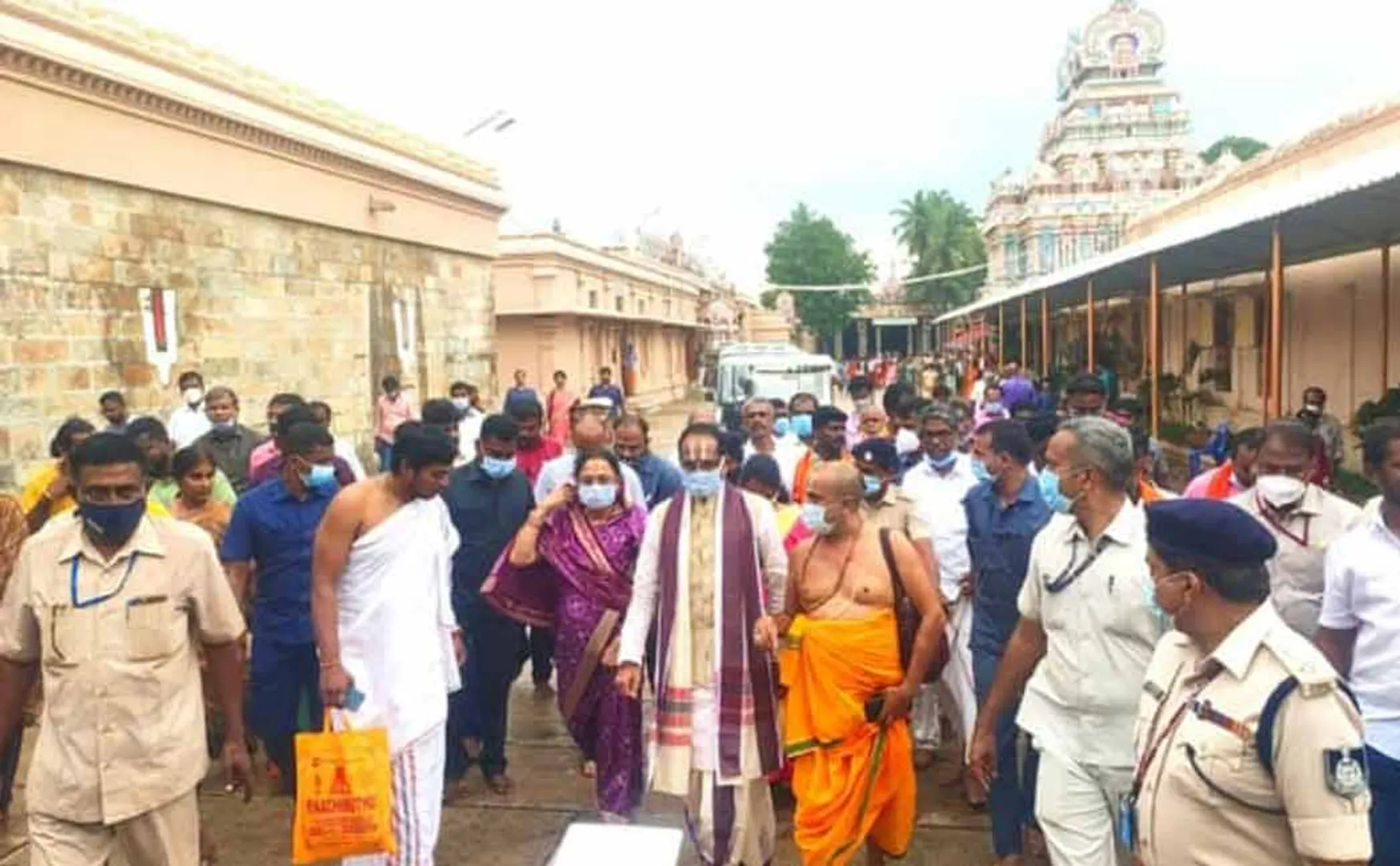 MP Chief Minister who worshiped at Trichy Srirangam temple.!