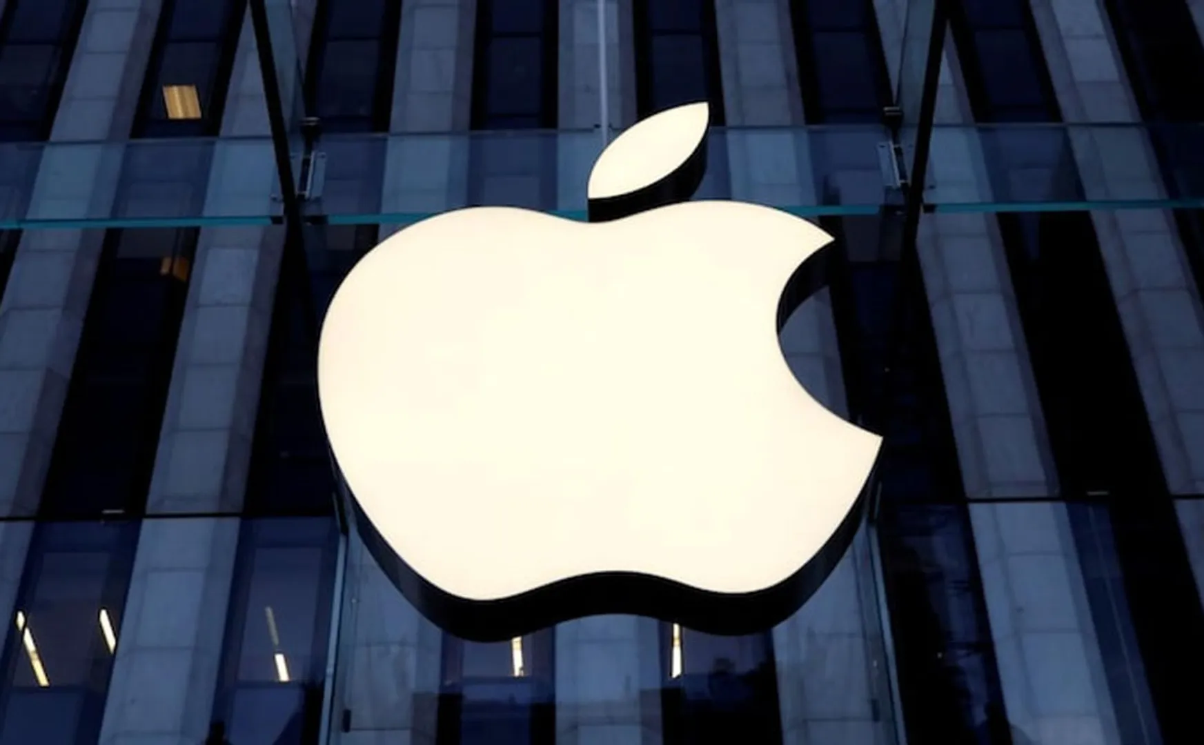 Apple sues Israeli company
