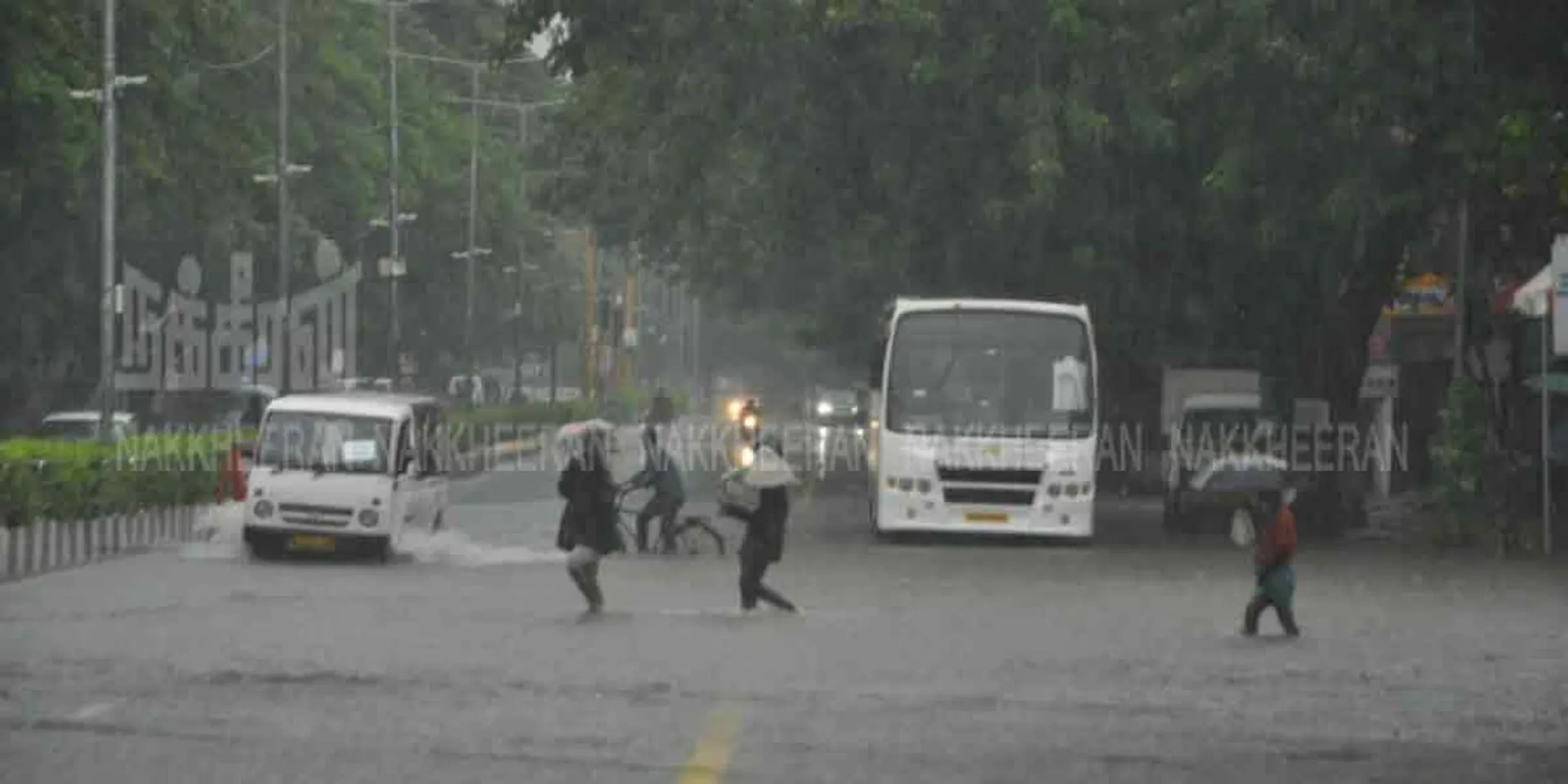 Continuing rain ... Holidays for schools and colleges in 2 districts ... Traffic change in Chennai!