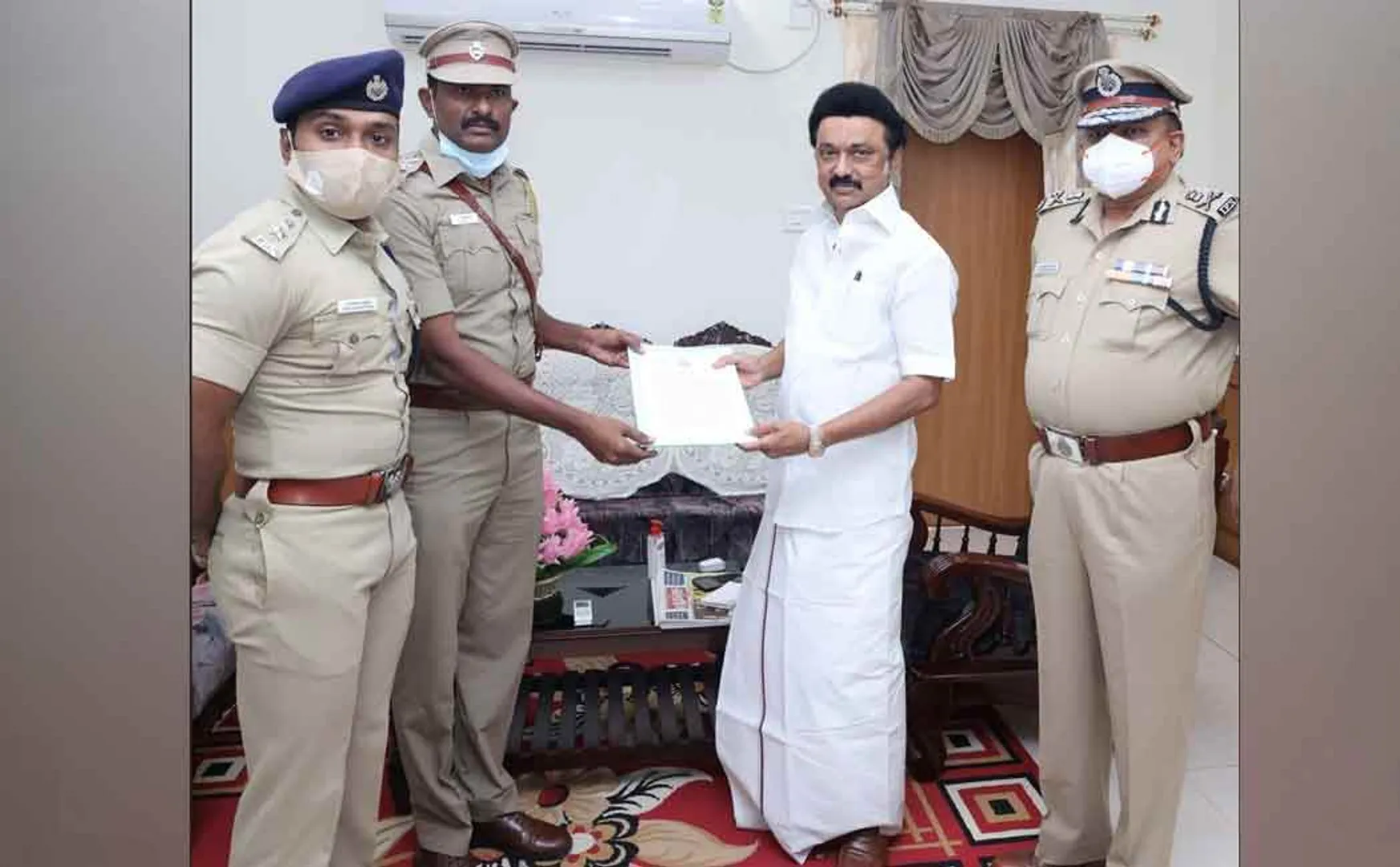 Chief Minister praises Sulur Inspector