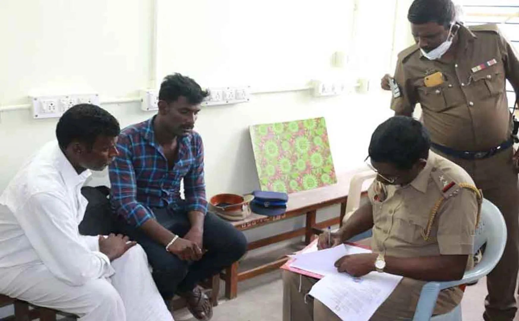 Police arrest youth who came with appointment order