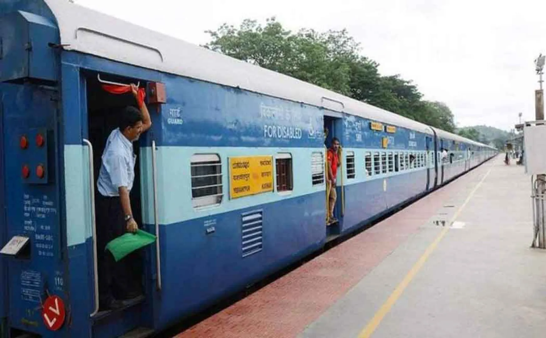 Southern Railway reduces platform ticket prices