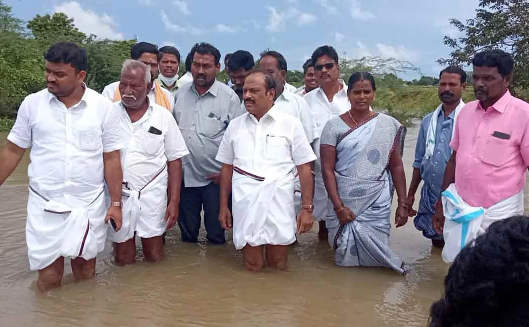 Minister actively involved in rain and flood relief work