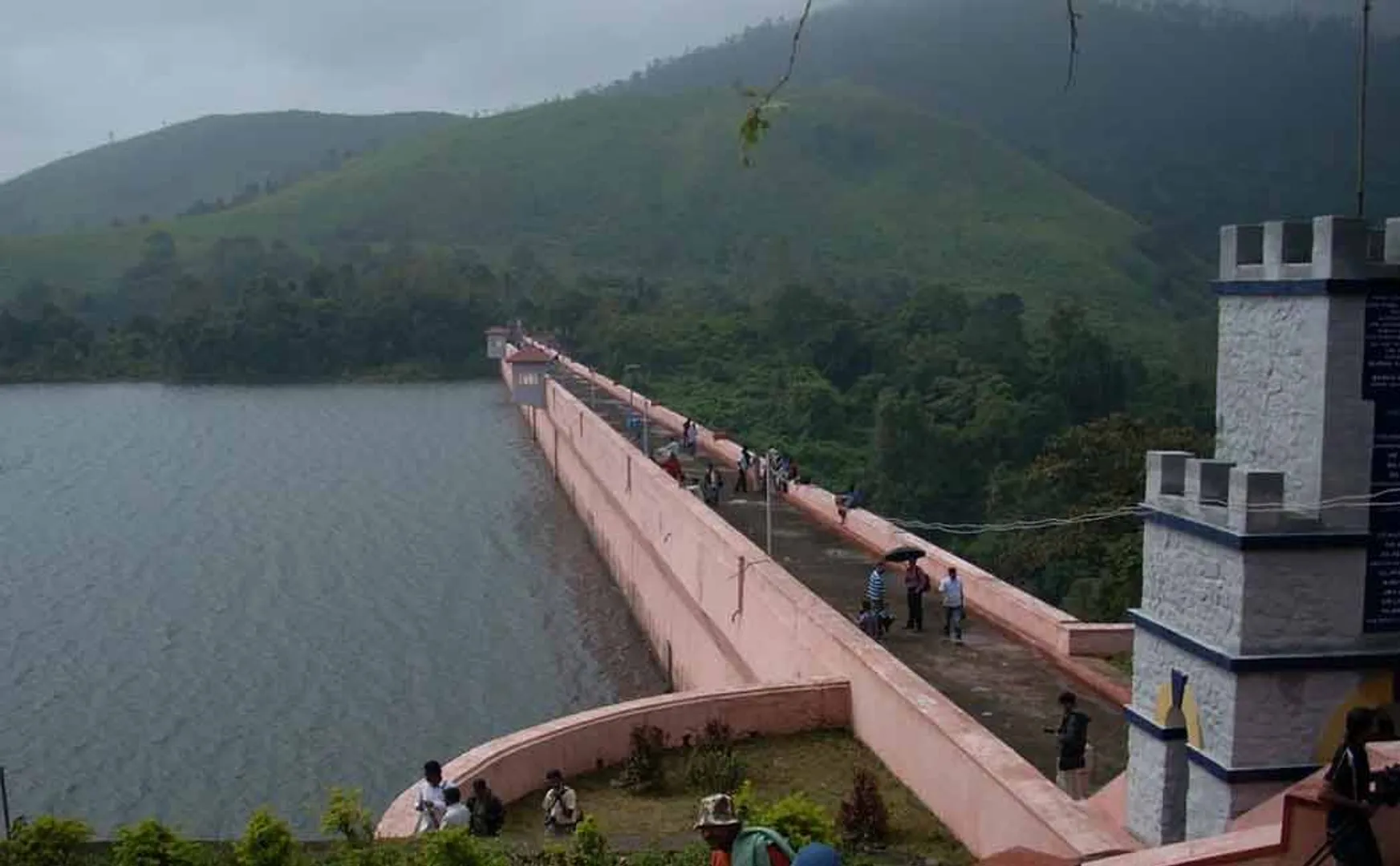 Mullai Periyar Dam reached 142 ft water  Tamil Nadu farmers happy!