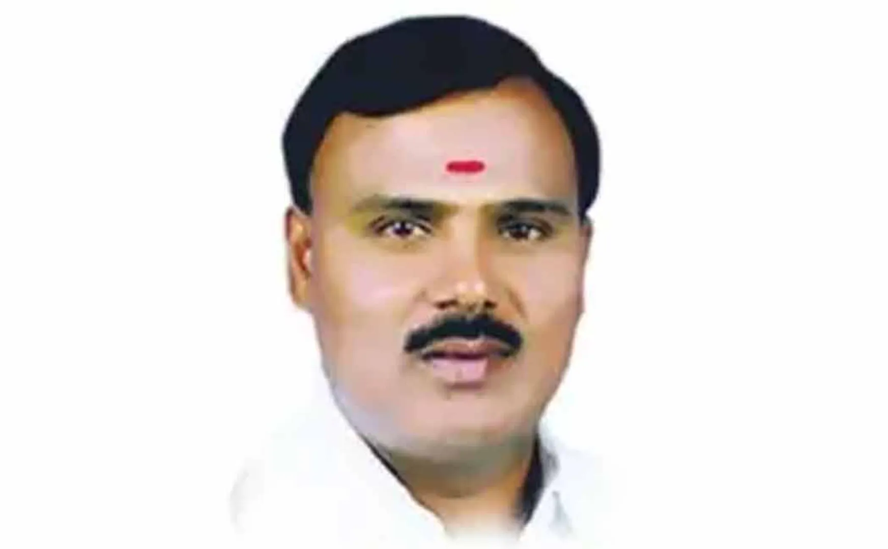 Salem police call compliant aide to a former chief 