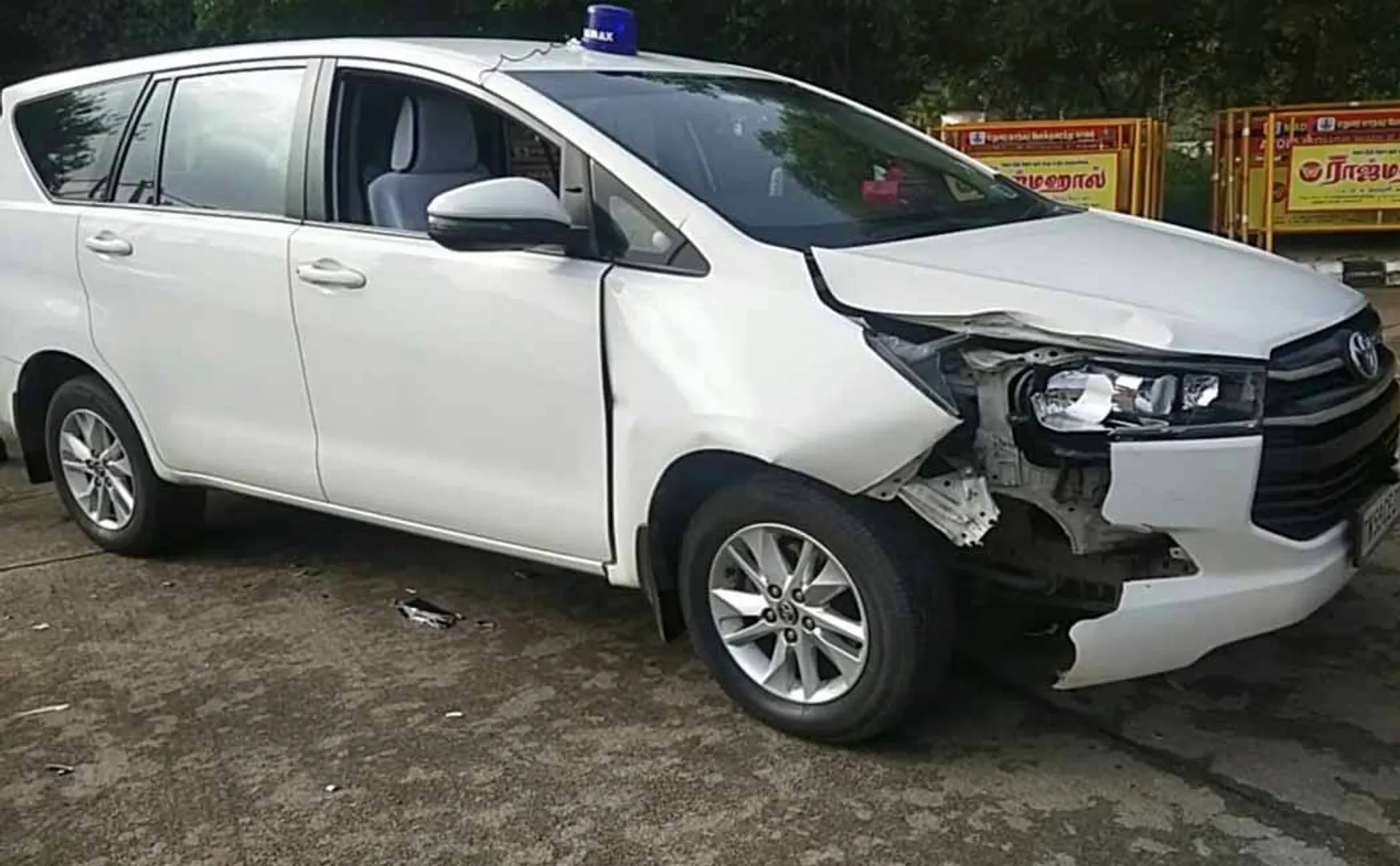 Medical and Public Welfare Secretary's car incident!