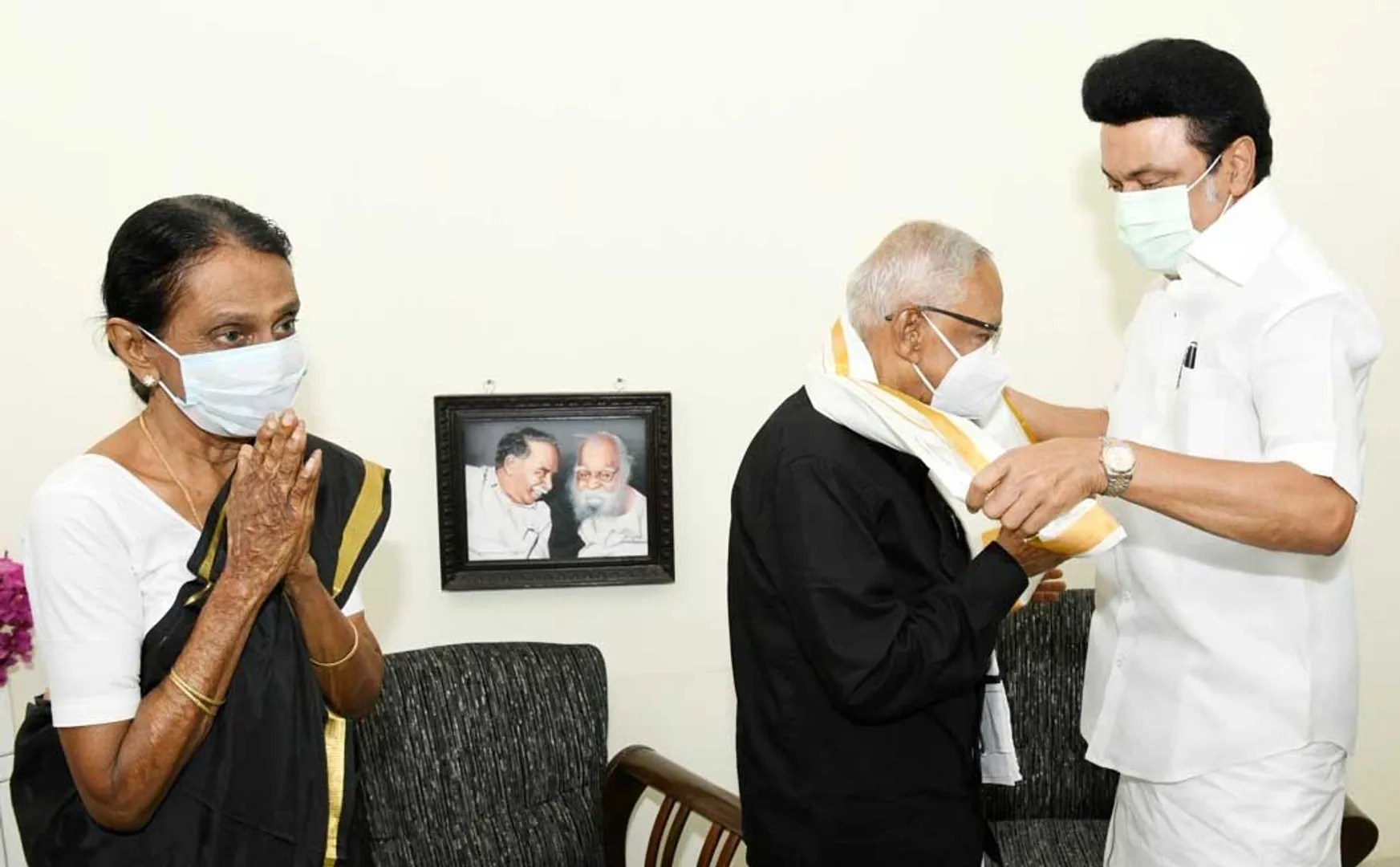 Chief Minister MK Stalin congratulated K. Veeramani on his birthday! (Pictures)