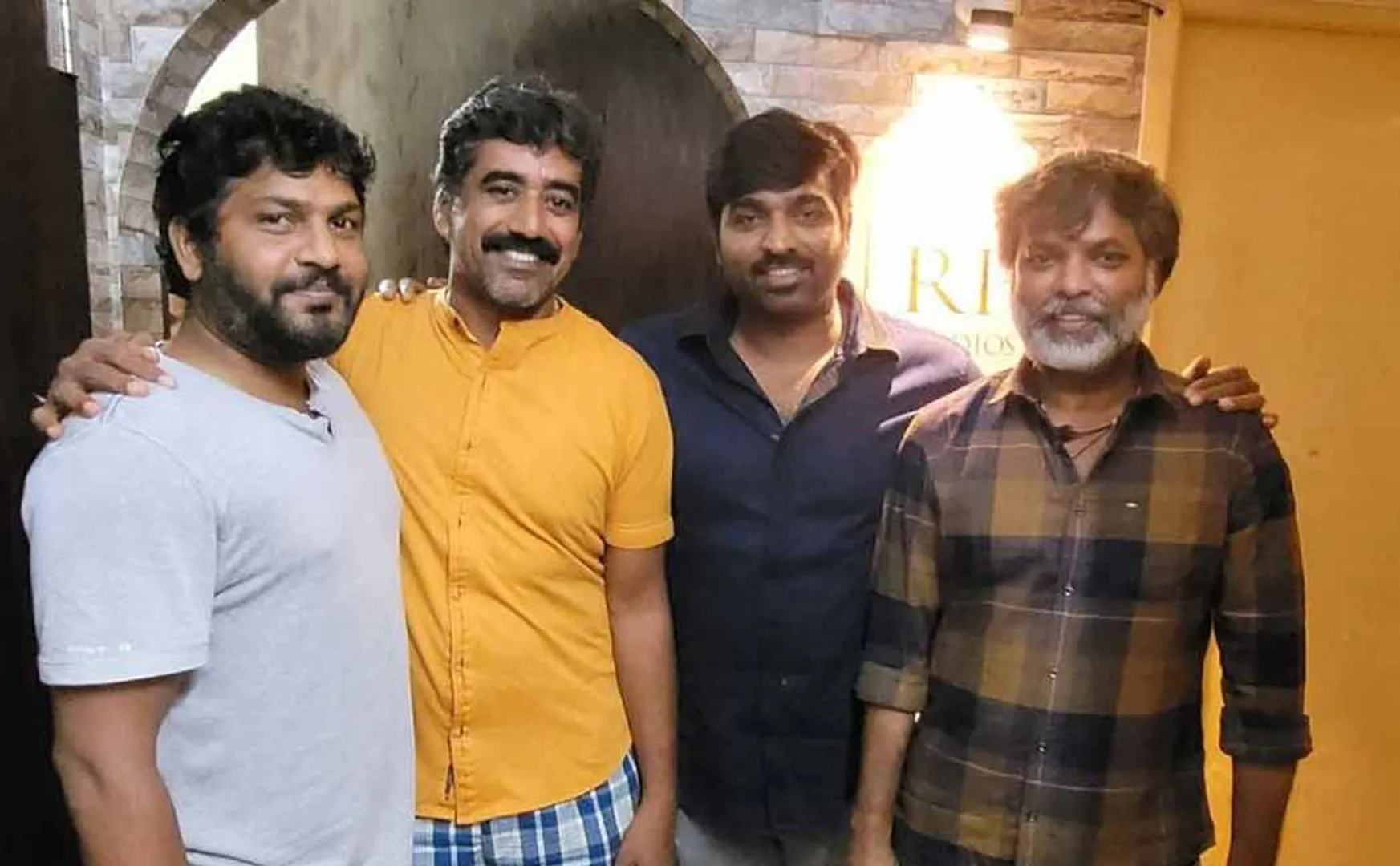 Vijay Sethupathi has finished dubbing mumbaikar movie 