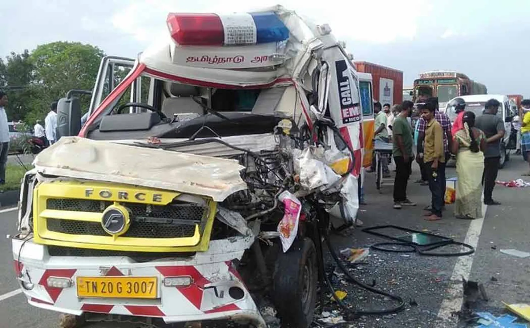 108 ambulances accident! Two passes away including patient!