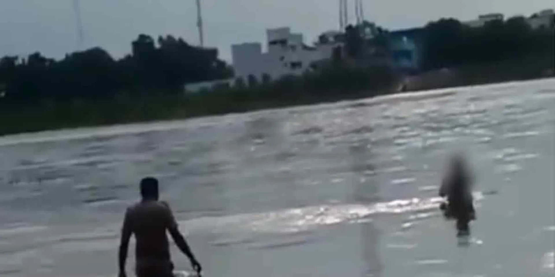 '' How hard it is to live '' - Police rescue woman who was drowned by her husband!