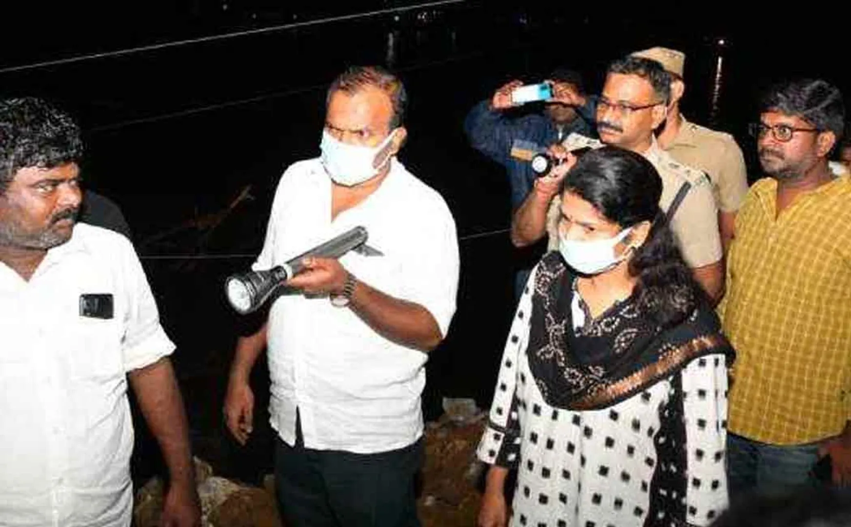 “You leave, madam; We care. ”- Kanimozhi who did not listen to the officials