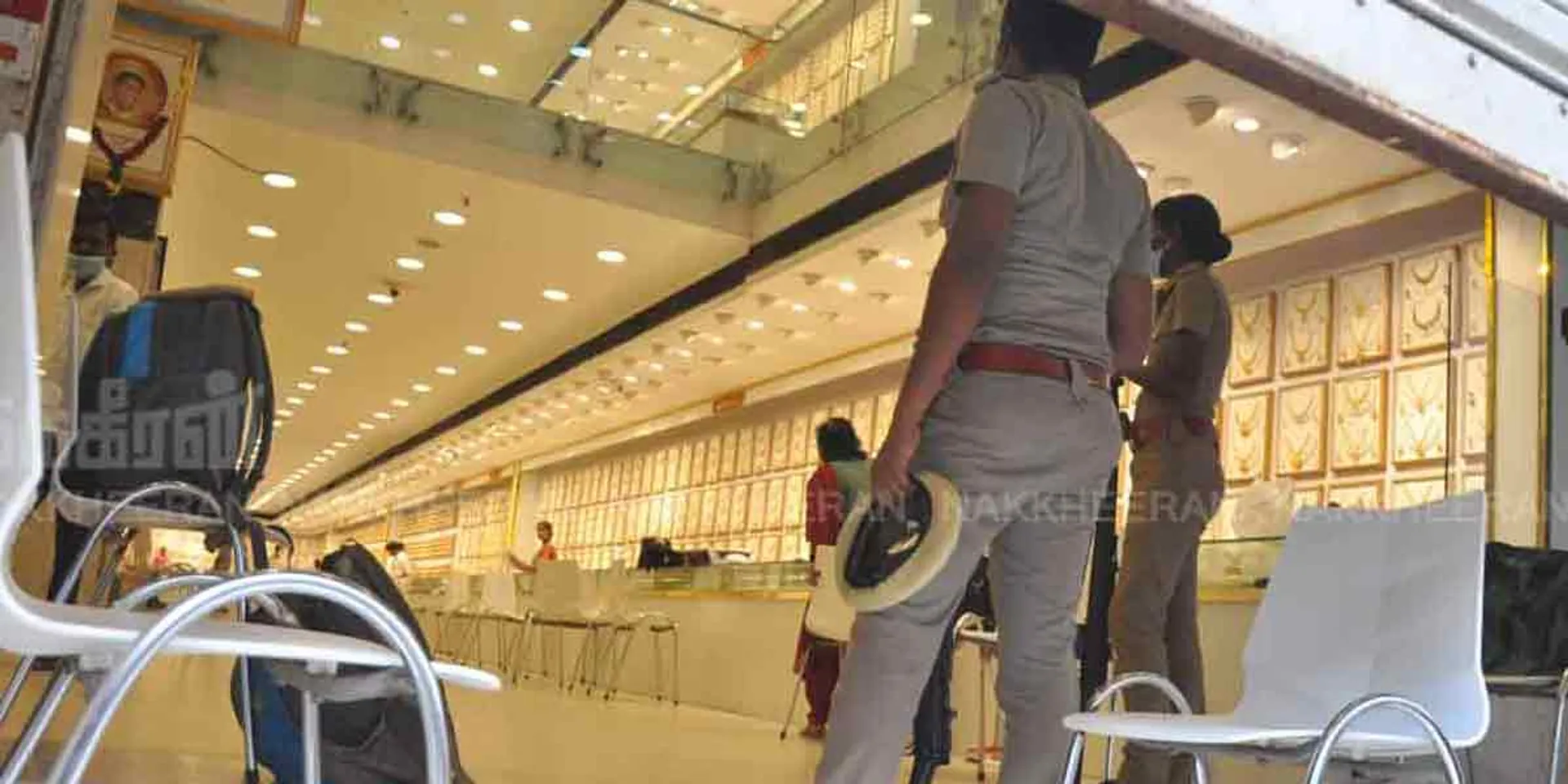 '' 1000 crore rupees cover ... '' Saravana Stores IT raid exposed!