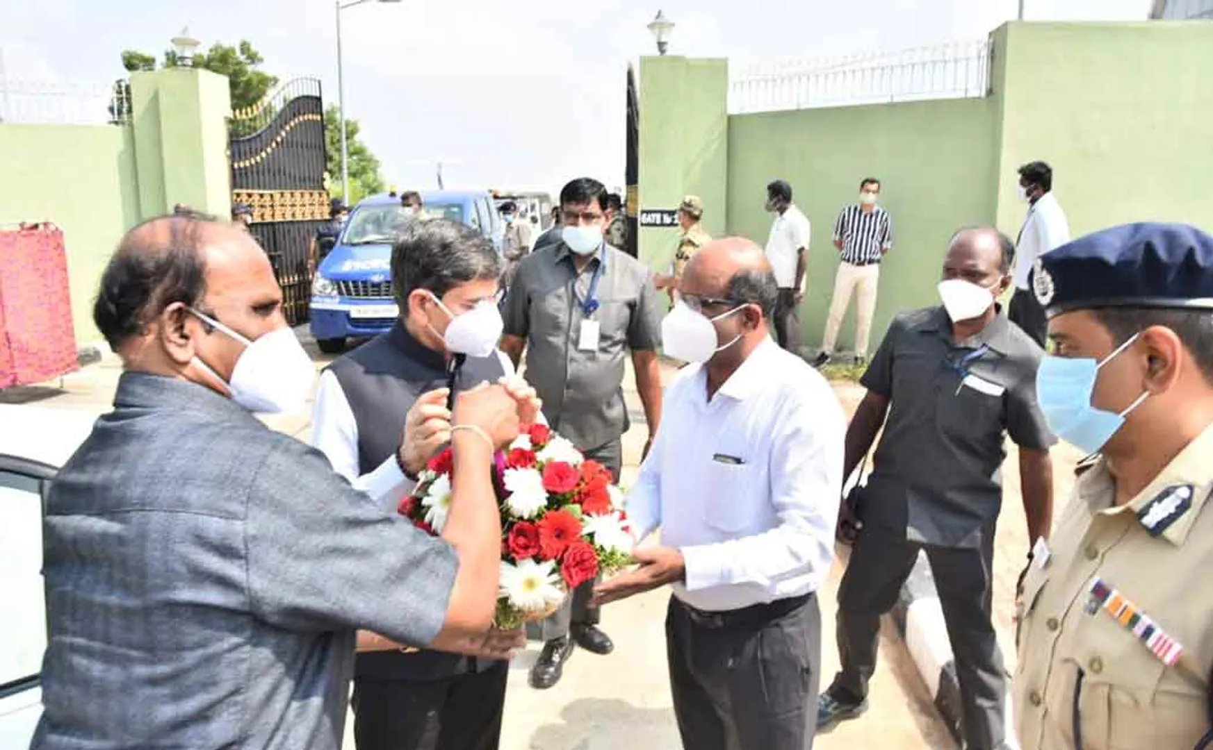 Governor of Tamil Nadu arrives in Trichy to attend graduation ceremony