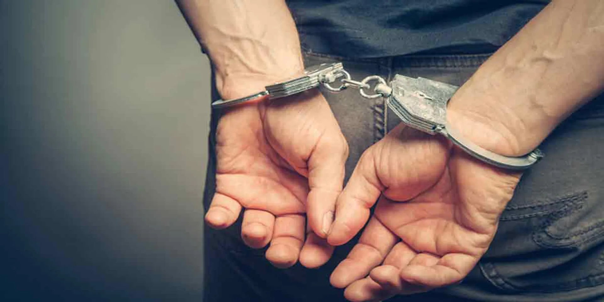 Shoes thrown at Edappadi car ... Ammk administrator arrested!