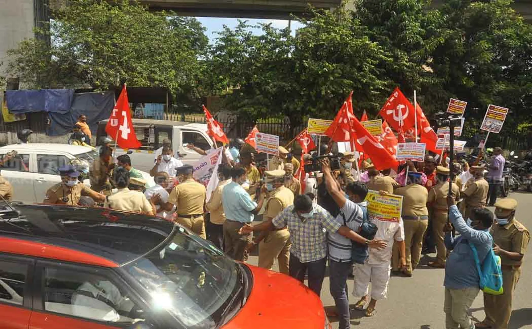 10 minute parking struggle on behalf of CITU