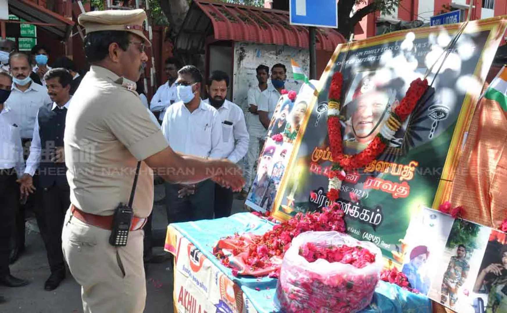  Lawyers and guards who paid homage to the portrait