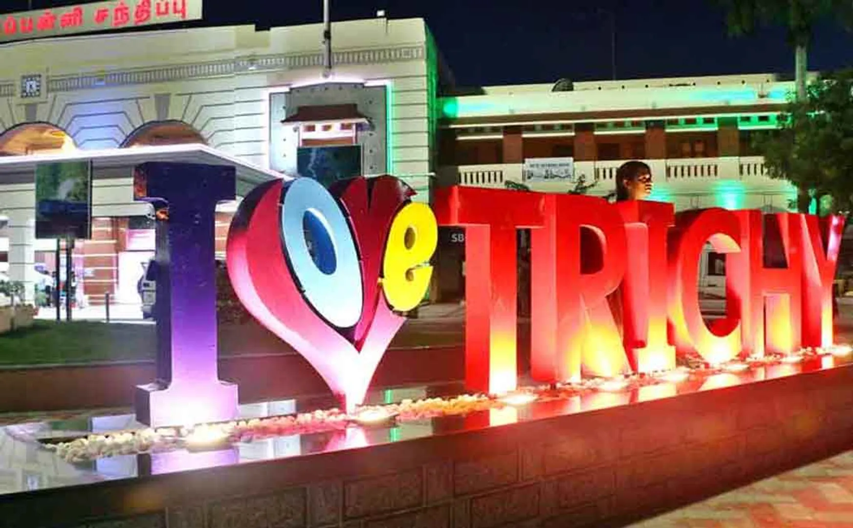 Railway General Manager opens selfie spot
