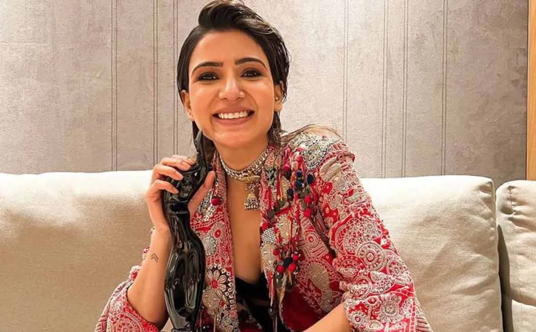 Samantha won the Best Actress filmfare award 