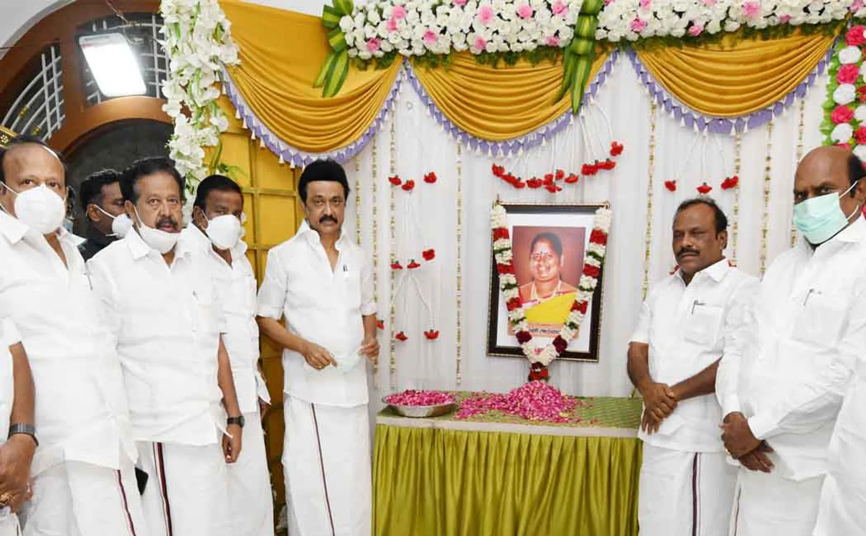 Minister CV Ganesan's wife passes away - consolation in the presence of Chief Minister MK Stalin! (Pictures)