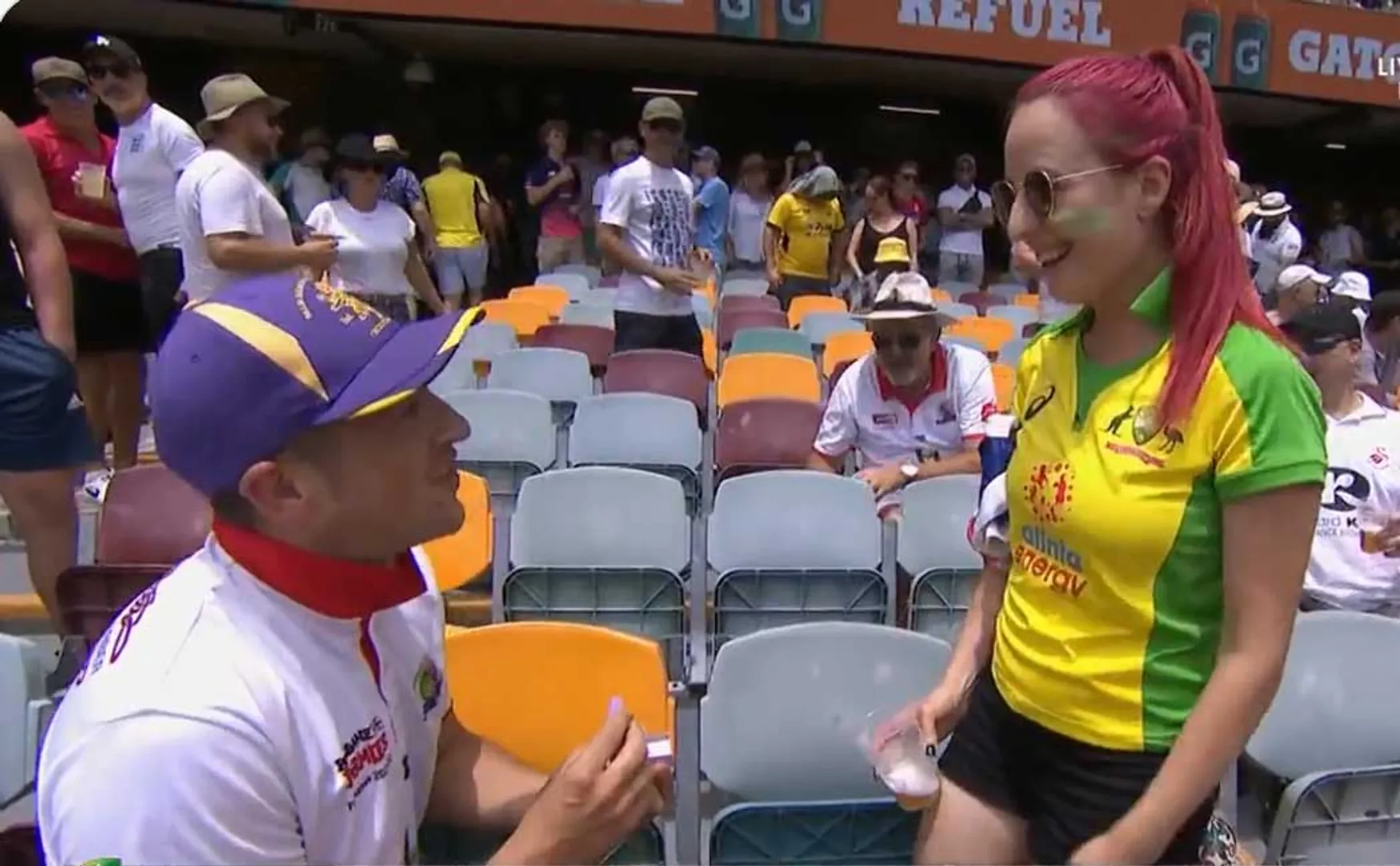 The England fan who proposed at the cricket ground; Radial Australian fan! (Video)