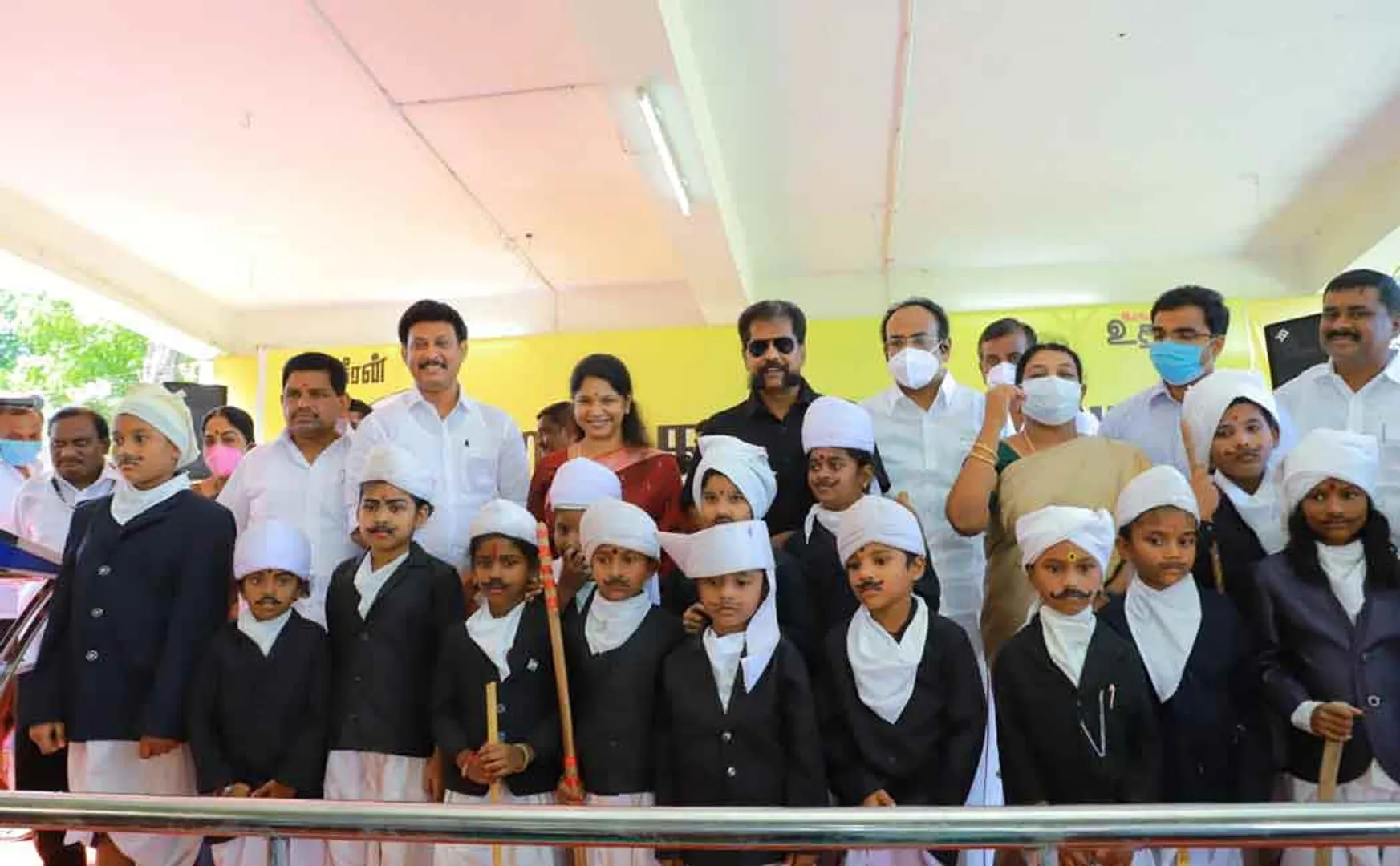 Kanimozhi MP with Nakkeeran Group Poetry competition Prizes for the winners!